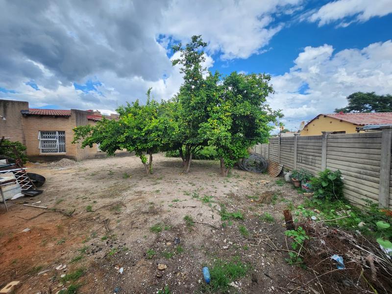 10 Bedroom Property for Sale in Montshioa North West